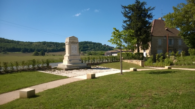 Agence COQ & LEFRANCQ - Vézac abords de l'église - Jardin du souvenir